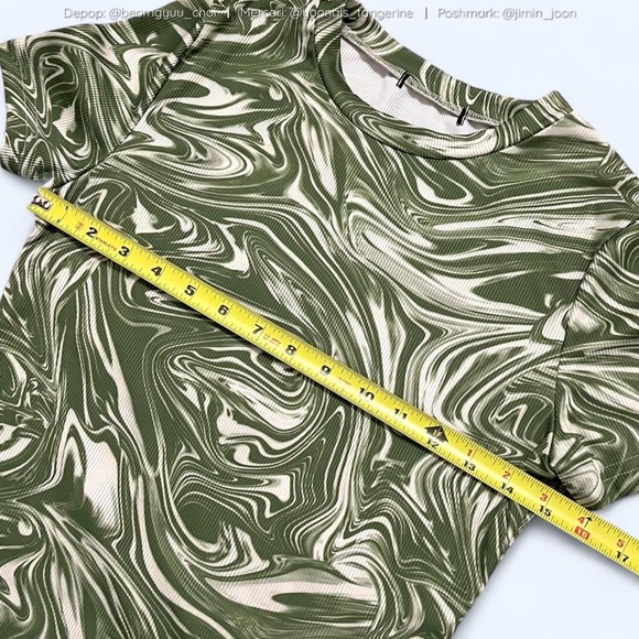 Green and white ribbed top 💚🤍 - Picture 5 of 5